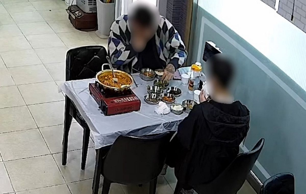 음식에 돌 넣고 업주에 “치아 깨졌다”며 2000만원 뜯어낸 일당