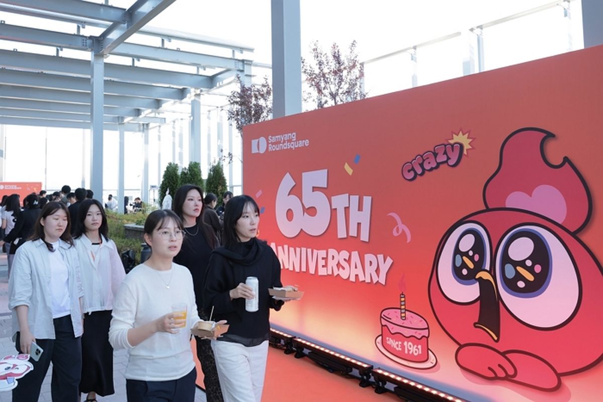 ‘불닭 회사’답게 노는 물도 맵다...명동 옥상서 ‘DJ 파티’ 연 삼양식품 근황