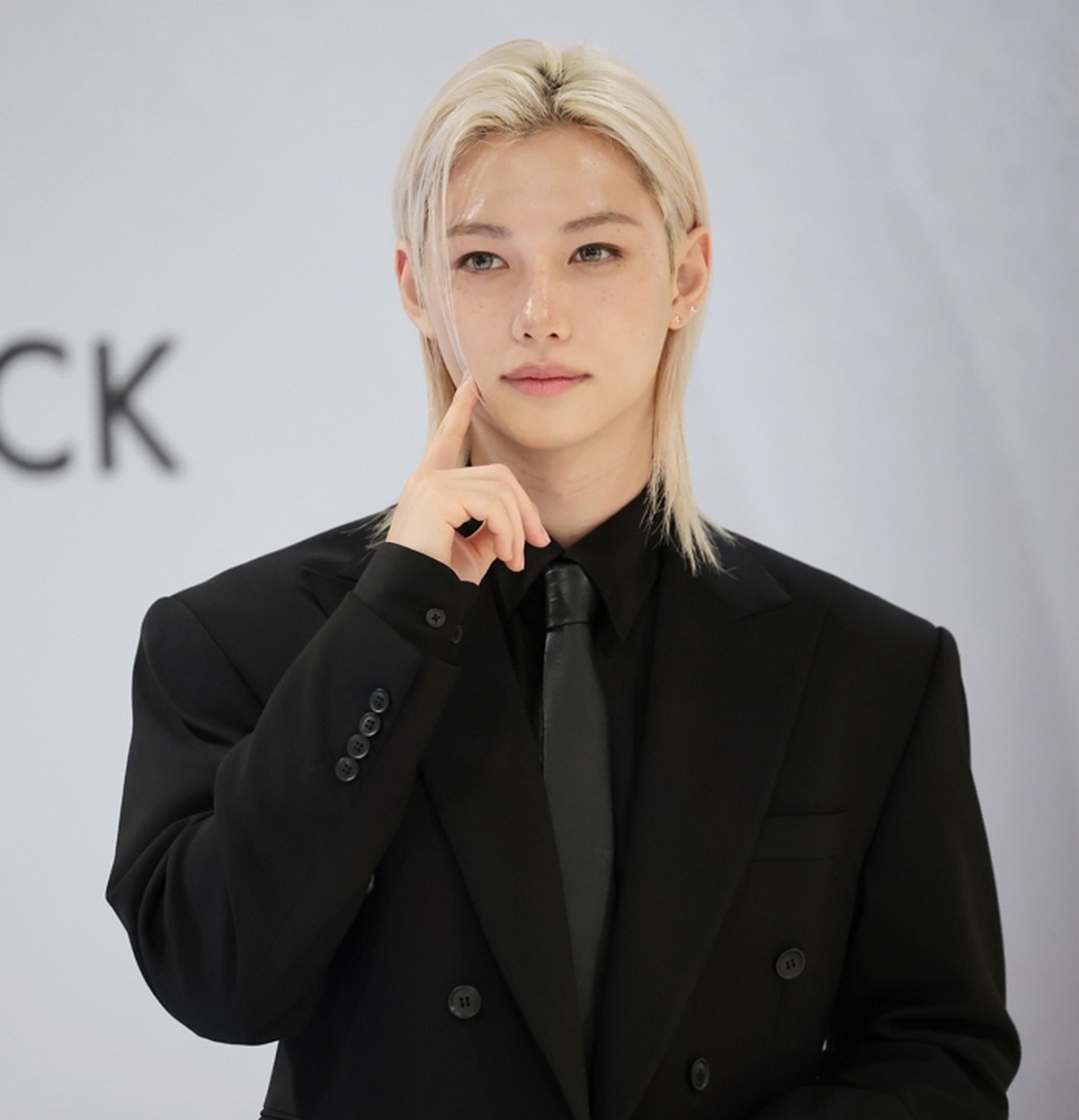 origin_필릭스용복이의볼콕.jpg
