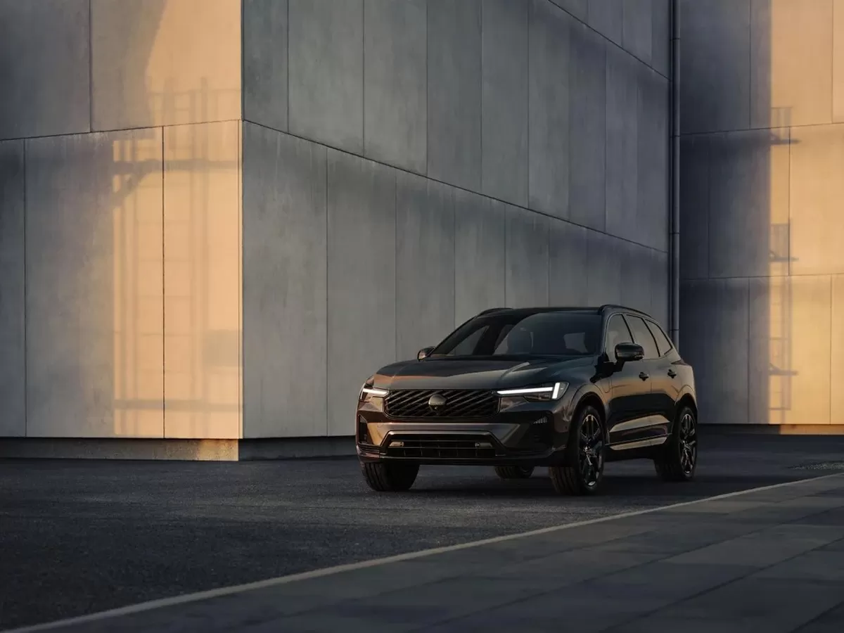 Black_edition_The_New_Volvo_XC60_34Front