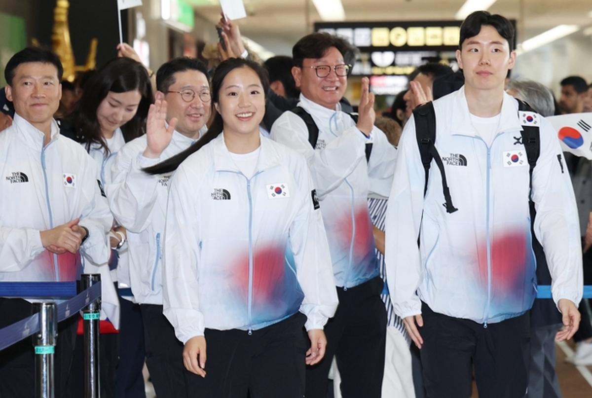 “태극기 들지 마세요”... 신유빈·서승재 앞세운 한국 선수단, 일본 공항서 태극기 제지 당했다