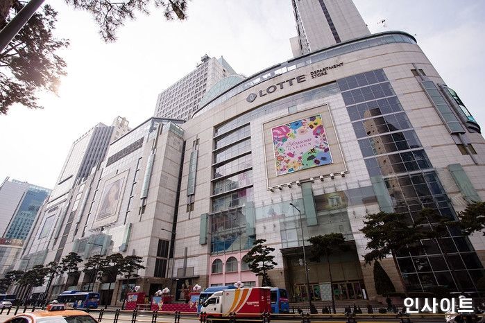 롯데백화점, 희망 퇴직 단행... 2021년 이후 세 번째