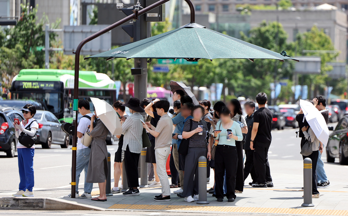 origin_아직은그늘이필요해.jpg