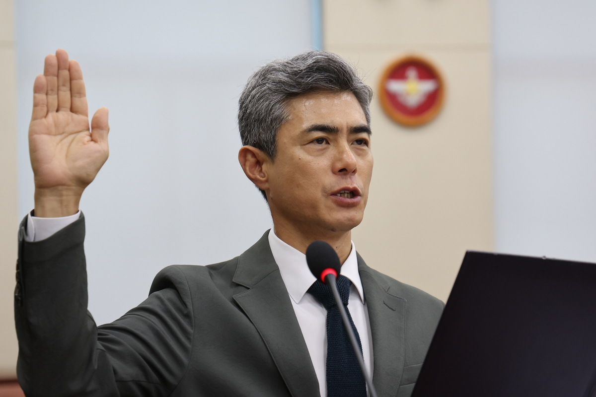 origin_인사청문회선서하는강신철국방부장관후보자.jpg