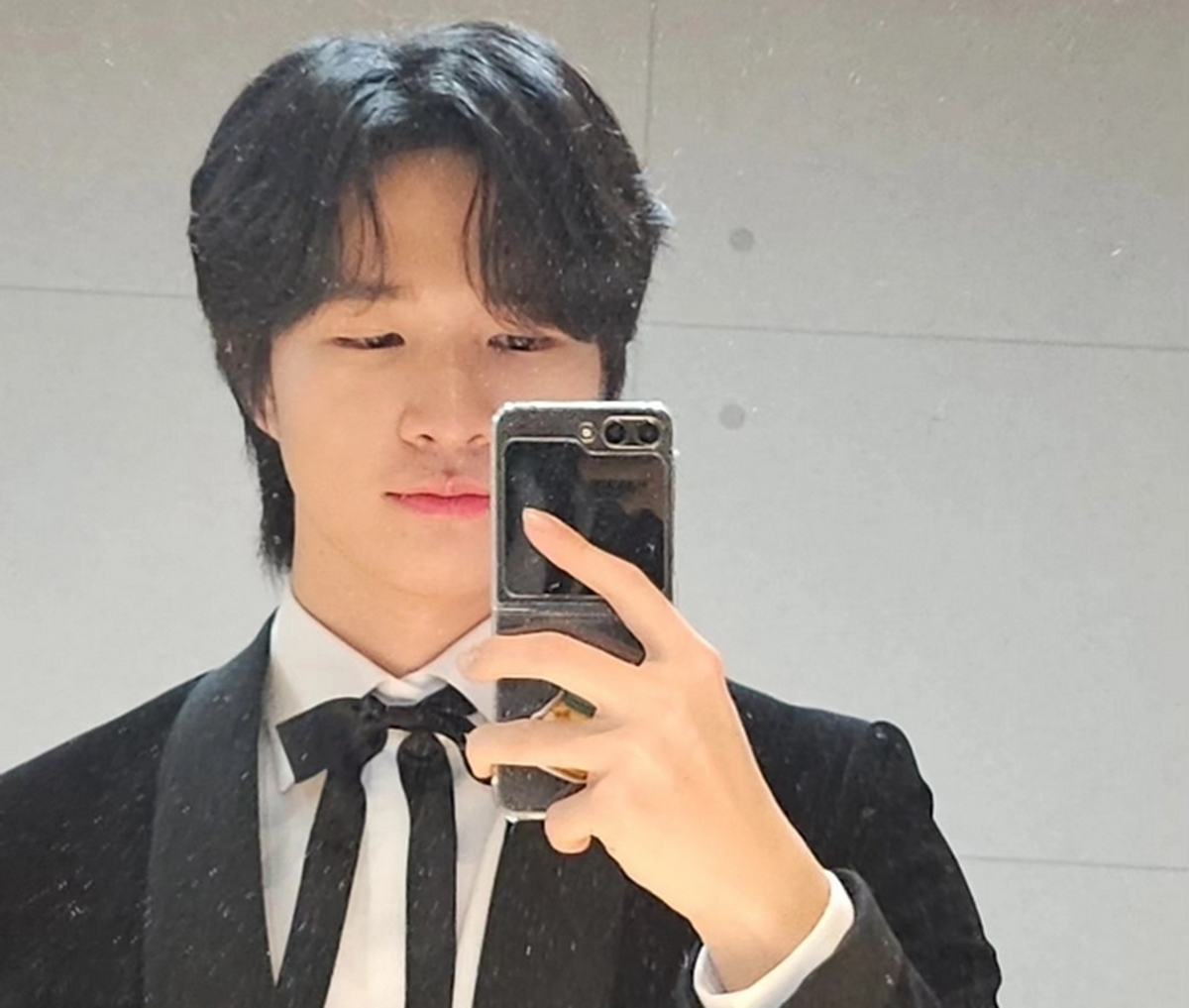 올 한해도 쉴틈없이 나대는 일반인 한명 챙겨봐주시느라 고생 많으셨습니다 올해도 주저리 주저리 적고 싶은데 아쉽게도 독감에 걸리는 바람에 기력이 없네요오랜만에 나간다고 긴장하.jpg