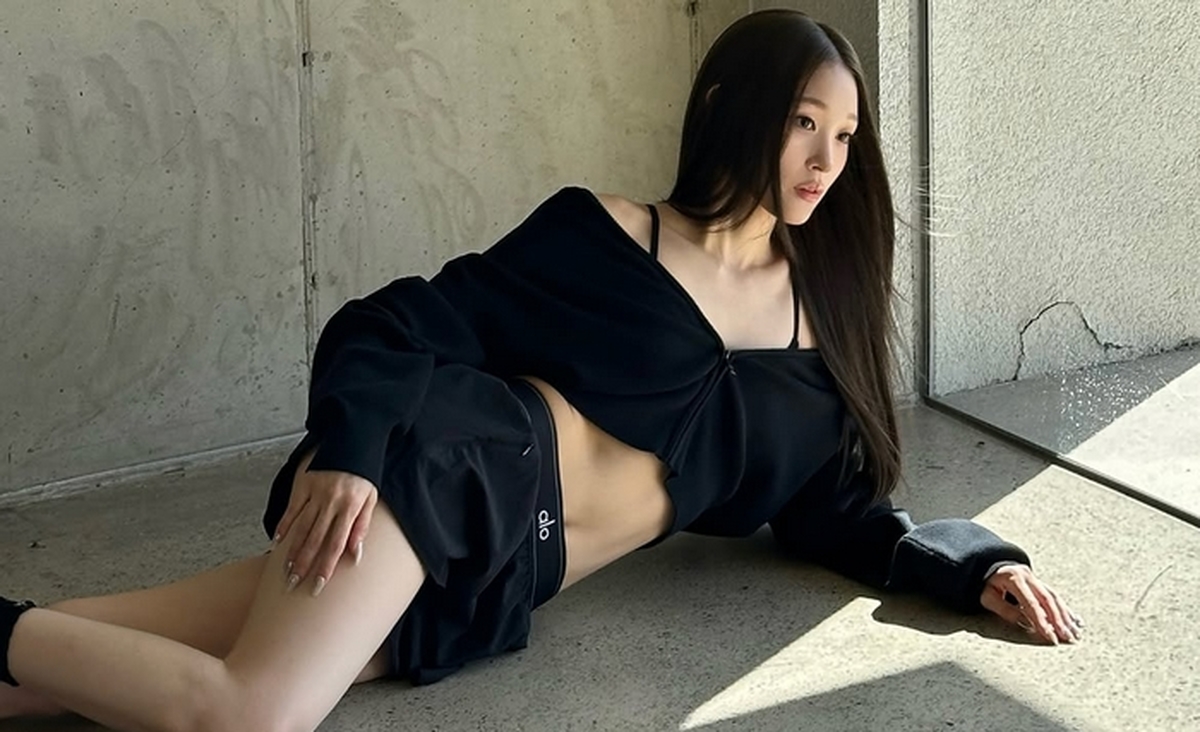 @voguekorea @alo @aloyoga (1).jpg