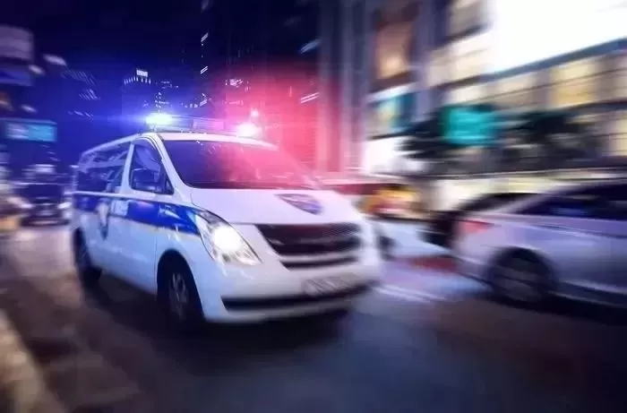 채팅앱으로 여중생 '유인'한 20대 남성... 차에 태우려다 극적 체포