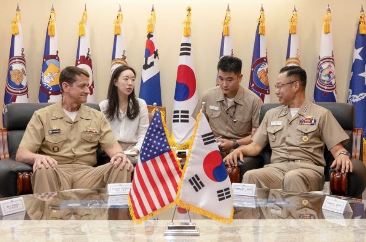 origin_스리스타옆통역장교어이재용장남…국방일보에등장한이유는.jpg