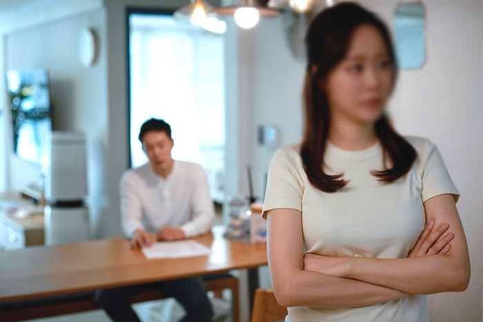 부부싸움,코로나19,경제 위기,월급 삭감,살해
