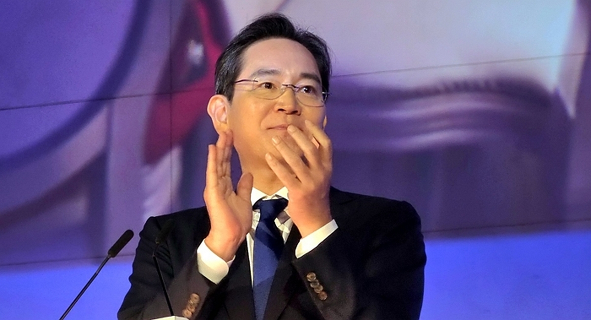 origin_이건희컬렉션순회전갈라디너환영사하는이재용회장.jpg