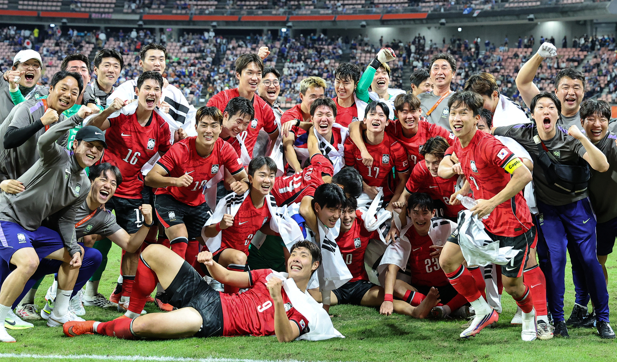 origin_주장군대갈뻔막내전역모인증샷…축구4연패뒤세리머니자책골AG.jpg