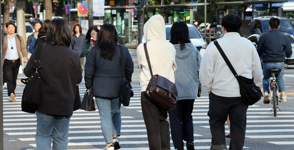 아침 10도 안팎 쌀쌀한 출근길... 한파특보 강원은 서리·얼음