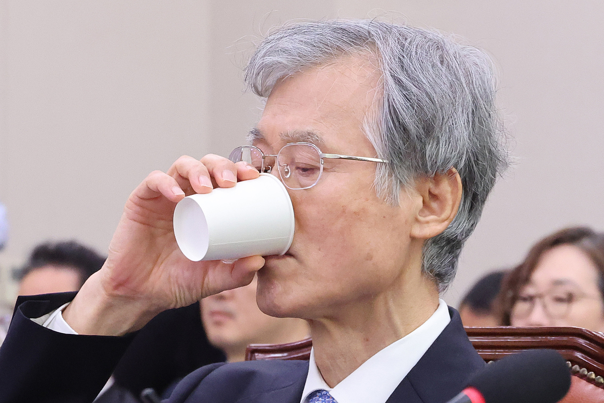 “제2의 윤석열 꿈꾸냐” 질문에... 조희대, 침묵 깨고 직접 입 열었다