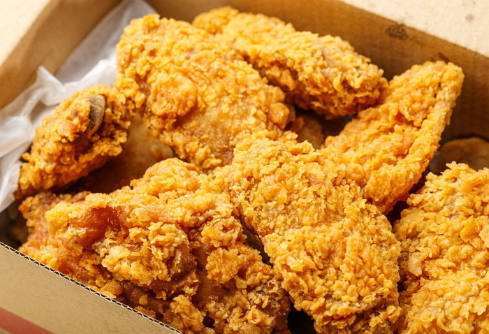 BBQ·BHC·교촌, 닭값 37.7% 떨어져도 치킨값 그대로...화난 공정위, 본사 급습