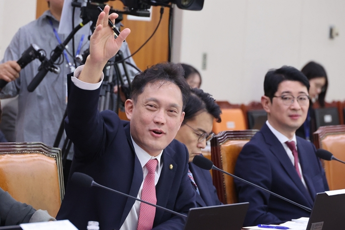 origin_국감의사진행발언신청하는김태규.jpg