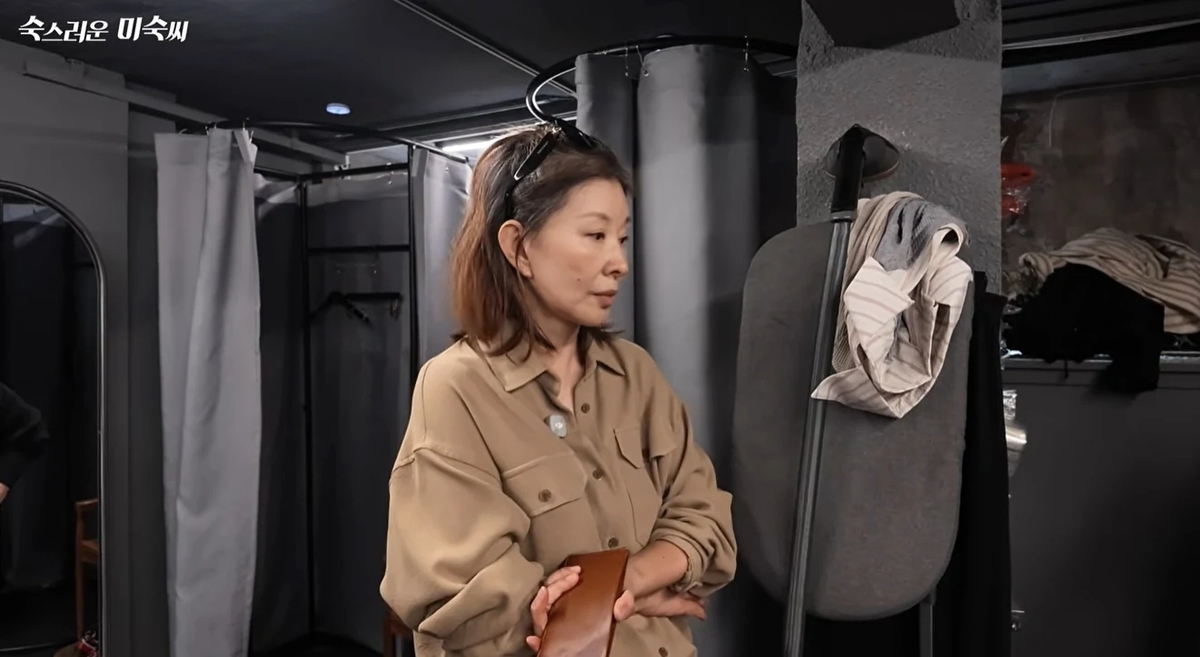 이미숙, 전통시장서 제작진 옷 선물에 74만 원 결제...