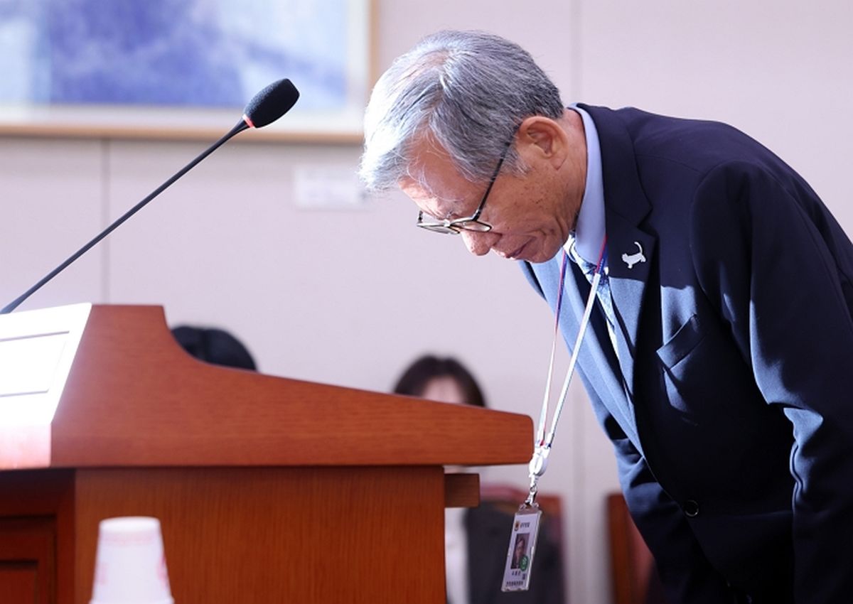 ‘친일 유묵 셀프 출품 논란’ 유홍준 관장 “제 불찰로 박물관 신뢰 무너져”