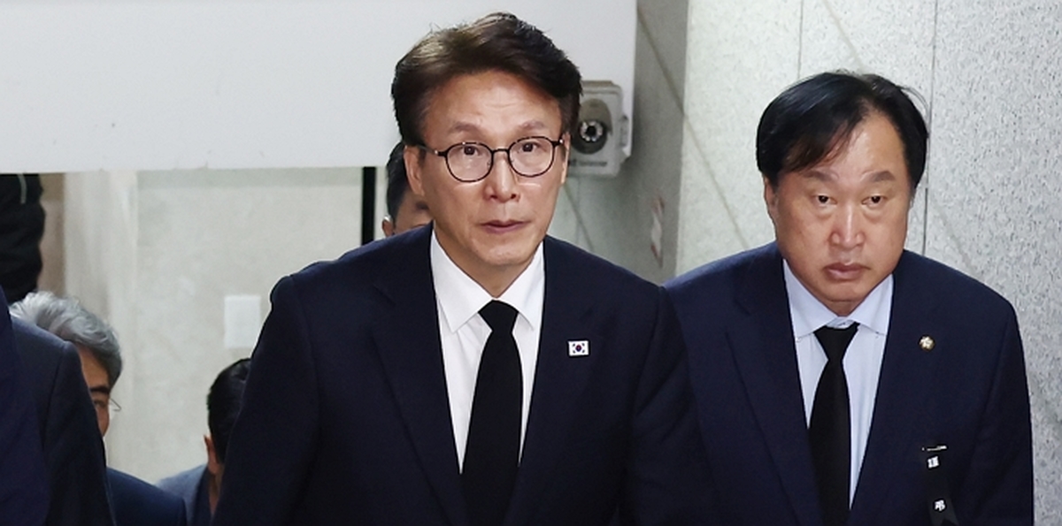 김민석 조문 때 탄 차량, 응급환자 구역 주차 논란...김태선 “제 잘못”