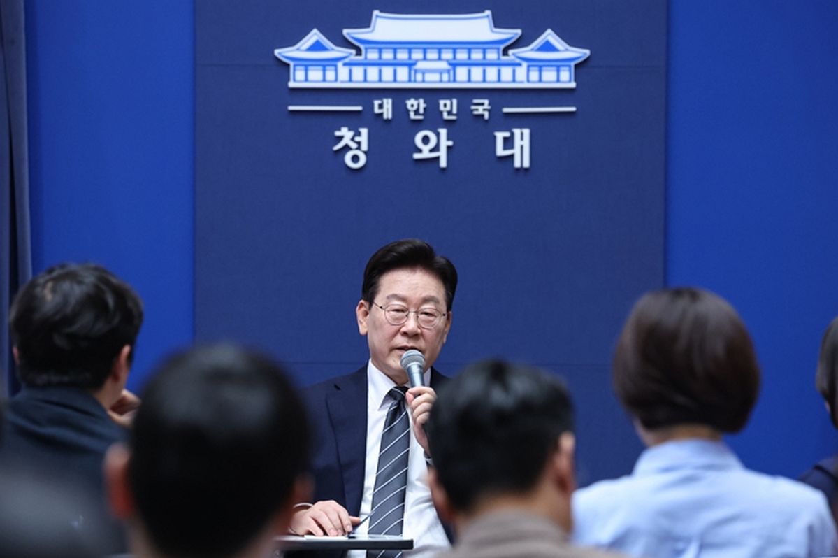 李 대통령 “SNS는 국민과 소통하는 목숨줄... 마지막 순간에 살려주는 숨구멍”