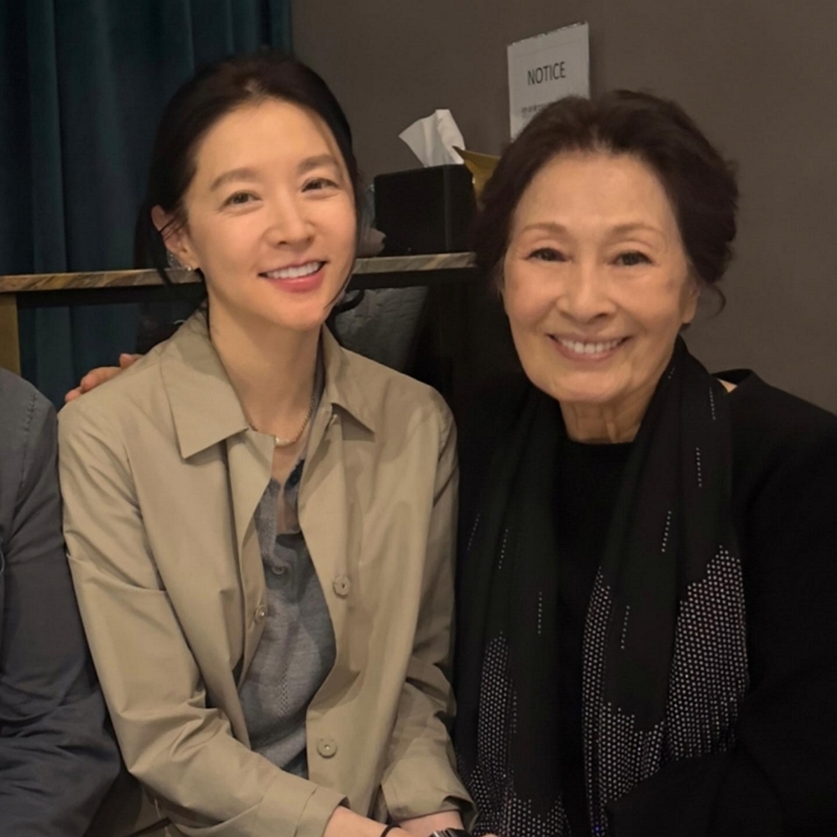 너무나도 시리도록 아파서 ......하지만 여전히 찬란하게...... 영원히 찬란하게...빛나기를 기도합니다....이 가을에 꼭 추천합니다👍🍁🍂따뜻한 영화 만들어주셔서.jpg
