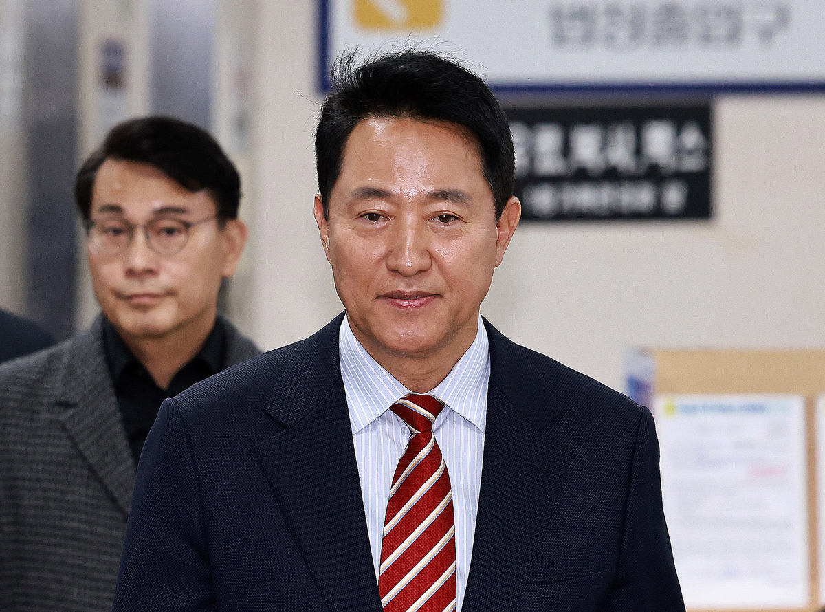 origin_운명의날항소심공판출석하는오세훈시장.jpg