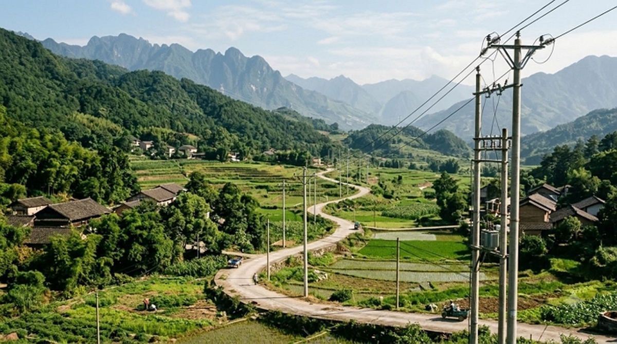 Power_poles_along_mountain_road_20261027162908.jpg