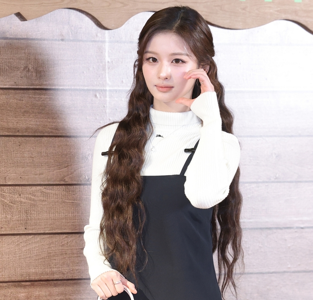 origin_엔믹스설윤모태미인의위엄.jpg