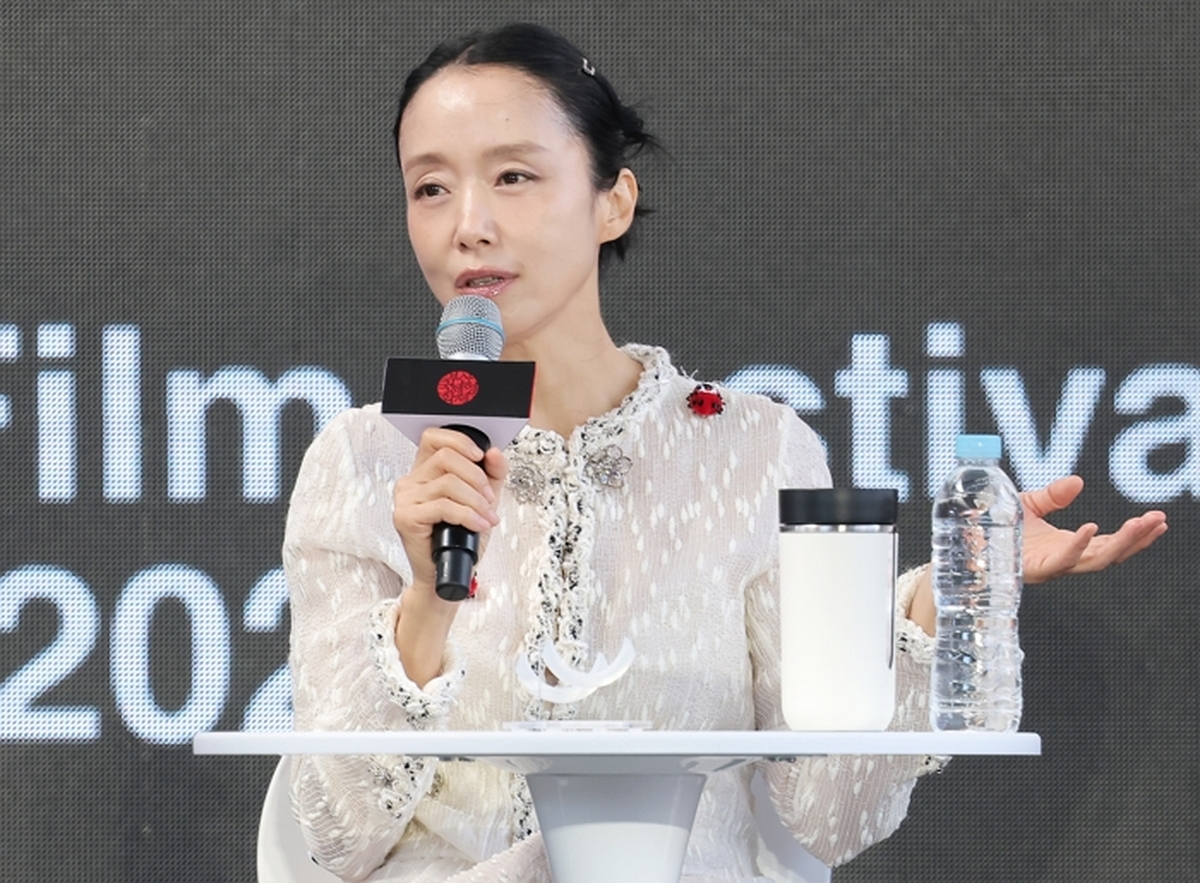 origin_관객과만난전도연.jpg