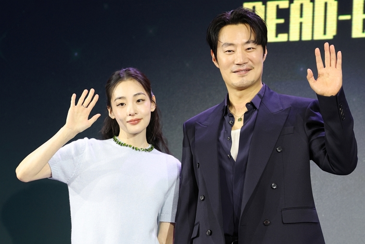 origin_포즈취하는김민하와이희준.jpg