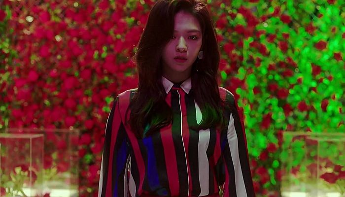 ‘긴 머리’ 웨이브 하고 ‘청순 미녀’로 변신한 트와이스 정연