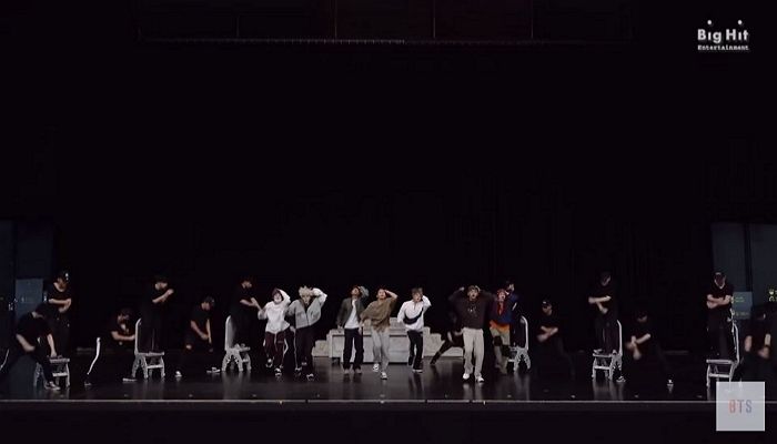 “진짜 무대인 줄” 넋 놓고 보게 된다는 방탄 ‘디오니소스’ 안무 연습 영상